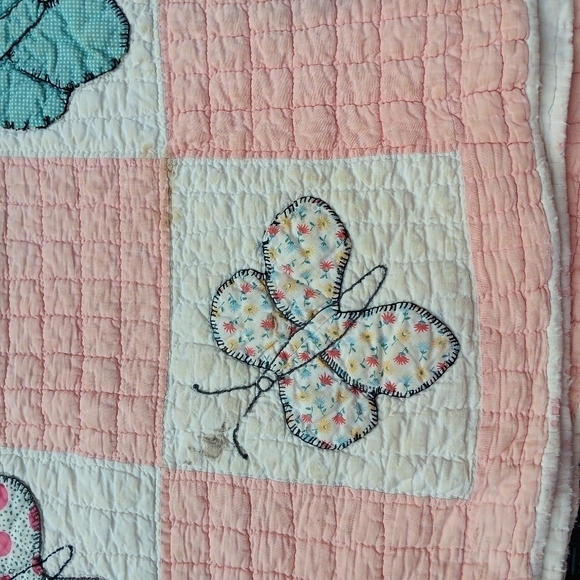 Vintage Butterfly Hand Quilted Quilt - Picture 11 of 16